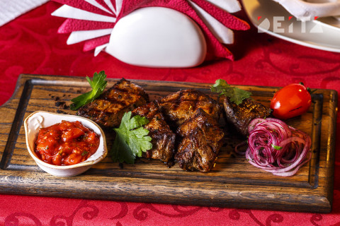 Известно, сколько россияне тратят на новогодний стол