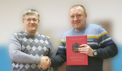 Энергетиков поздравил депутат Заксобрания Владимир Хмелев