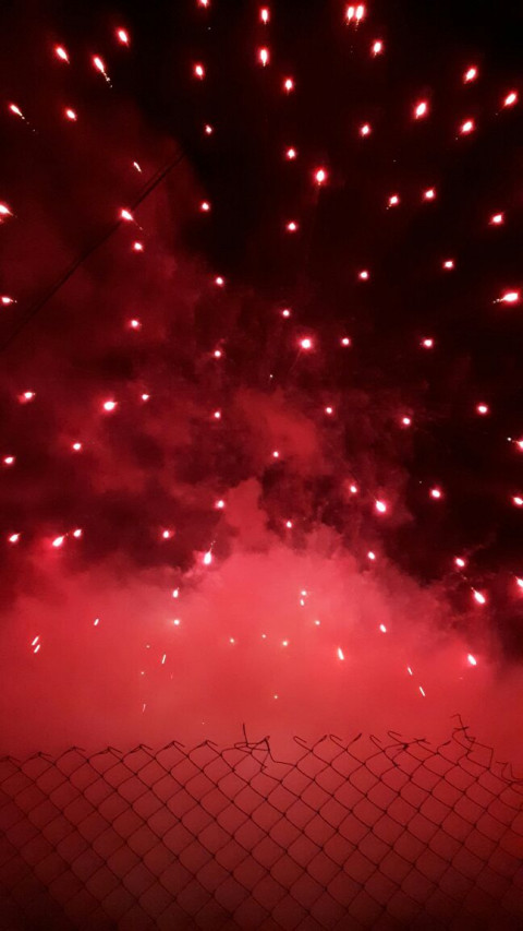 Как запускать фейерверк и не спалить дом, рассказали спасатели