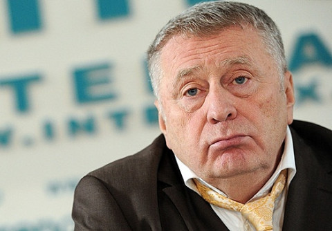 Жириновский разжавал людям деньги и чебуреки