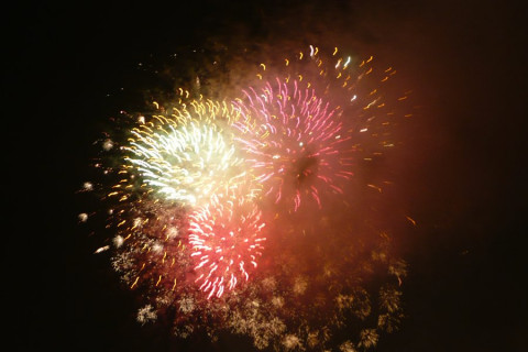 Запуск фейерверков около дома могут запретить в России