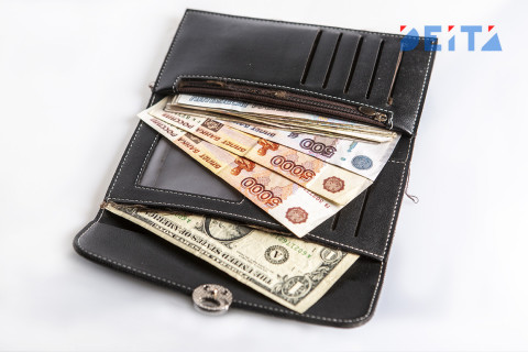 Известно, кто хочет получать деньги за безделье в России