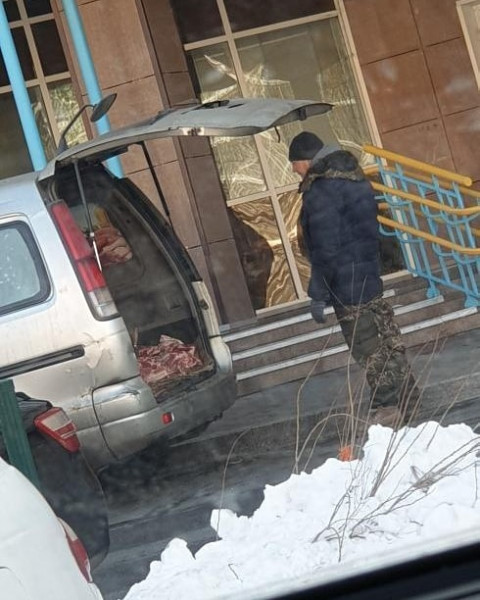 «Кашляют на мясо» - уличный торговец возмутил приморцев