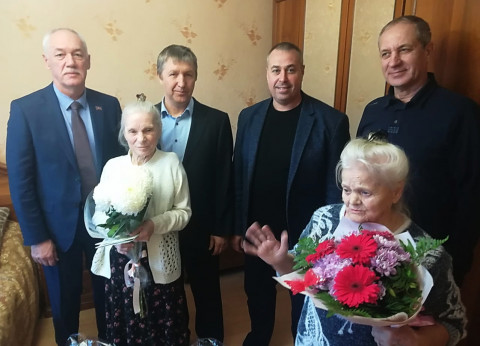 Депутаты Думы города поздравили жителей блокадного Ленинграда, проживающих во Владивостоке, с Днем воинской славы России