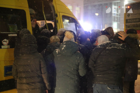 Кашляющих китайцев выгнали из маршрутки