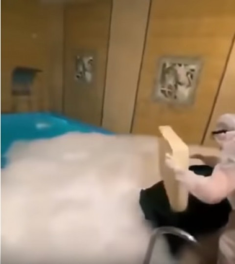 Диплом блогера с "сухим льдом" поставили под сомнение в Сети