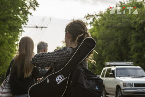 Песков понимает, почему каждый пятый хочет уехать из России