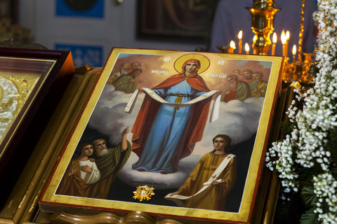 Крестный ход для защиты от коронавируса отменили из-за коронавируса