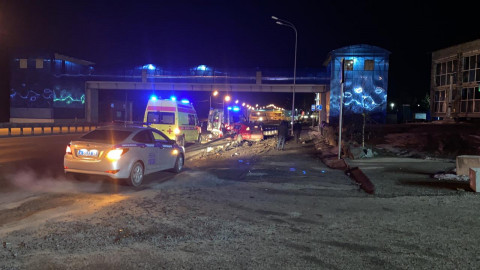 Водитель влетел в леера ночью во Владивостоке