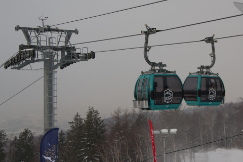 Мишустин поручил закрыть курорты и общепит в регионах