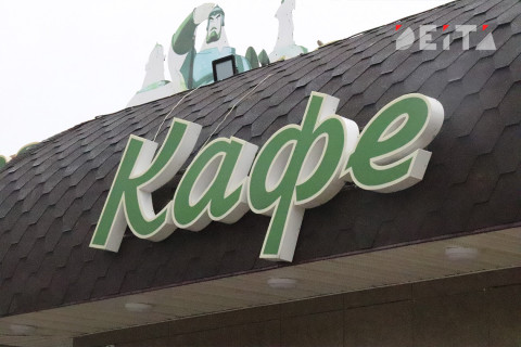 Мэр города разрешил работать магазинам, кафе и парикмахерским