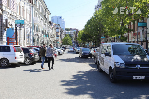 Приморцы смогут выходить из дома только по пропуску