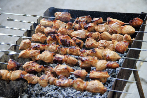 Важность мяса в мужском рационе оценил эксперт