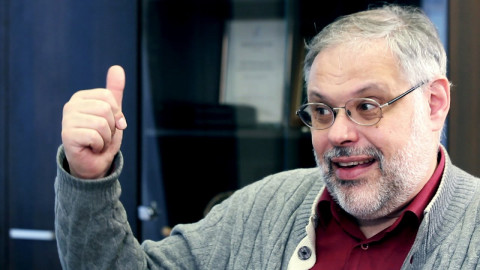 Хазин считает, что уход Мишустина вернёт в Россию политику