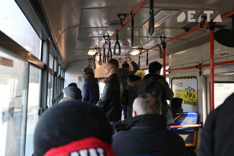 Жители Владивостока активно пользуются бесконтактным методом оплаты в транспорте