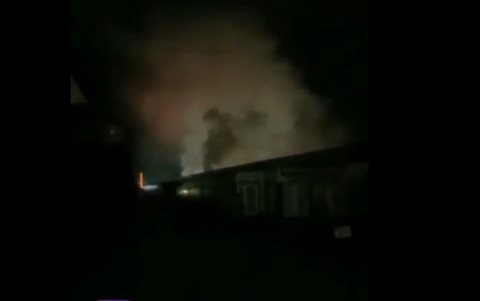 Заброшенные склады сгорели во Владивостоке