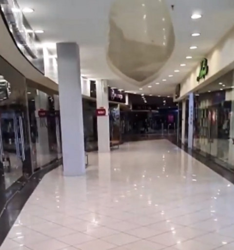 Открытие ТЦ не спасет российскую экономику