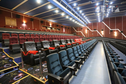 Министры рассказали, когда заработают кинотеатры и спортивные школы