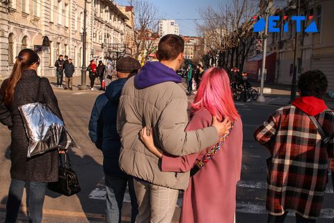 Путин обязал вузы обеспечить студенческие семьи временным жильём