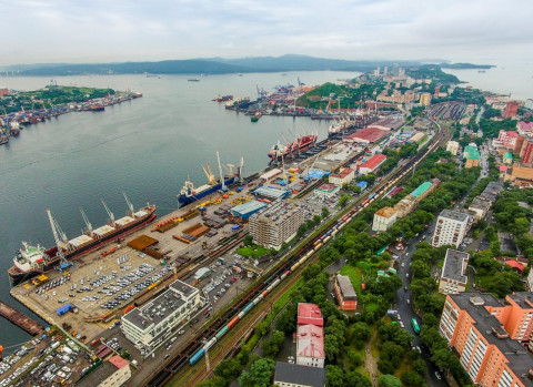 Молодежь на Дальний Восток будут заманивать дешевыми вузами