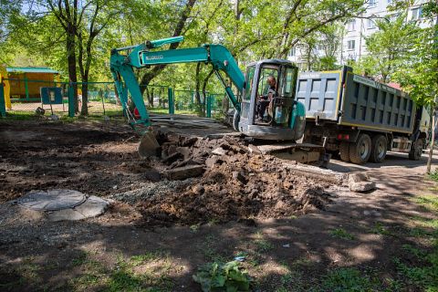Комплексный ремонт дороги начался на ещё одном участке во Владивостоке