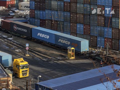 Вынос портов решит проблему большегрузов: перевозчики оценили транспортный каркас Владивостока