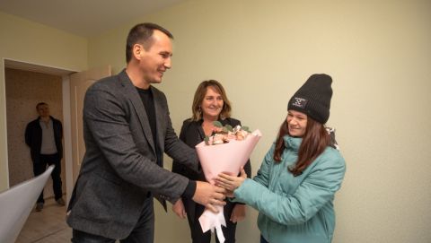 Сироты получают квартиры во Владивостоке