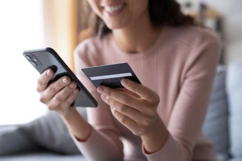 Чем грозит оплата покупки в интернет-магазине картами Visa и Mastercard