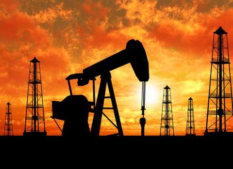 Эксперт: решение ЕС об эмбарго на нефть из России может объяснить только психиатр