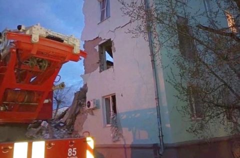 В Сызрани из-под завалов дома после атаки БПЛА извлекли тела женщины и ребенка