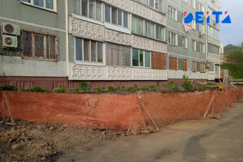 Дом на Толстого, 25 перестал расходиться по швам