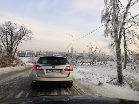 Закрытые на острове: очередь на паром до Владивостока занимают с самого утра