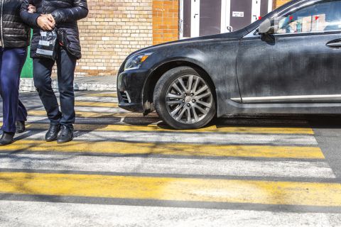 Агрессивный автомобилист напал на женщину-пешехода во Владивостоке (ОБНОВЛЕНО В 15:15)