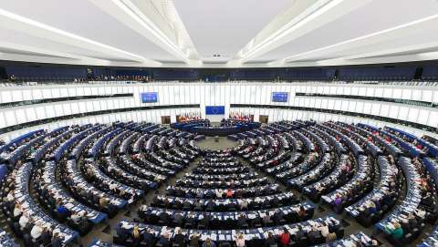 Европарламентарии потребовали исключить Россию из экономики ЕС