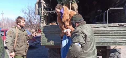 Украинские боевики бегут из Мариуполя в женской одежде