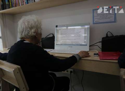 Получение социальных выплат упрощают в России