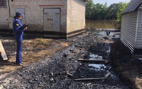 Разлив мазута проверяют прокуроры в Приморье