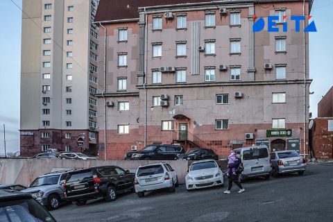 Можно ли законно застолбить парковочное место у дома, объяснили в Госдуме