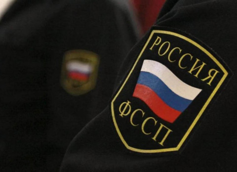 Половина россиян оказалась в списках судебных приставов