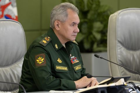 «Все равно лезут»: Шойгу приехал в зону СВО
