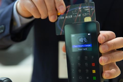 Мошенники придумали новую схему кражи денег через NFC-клоны карт