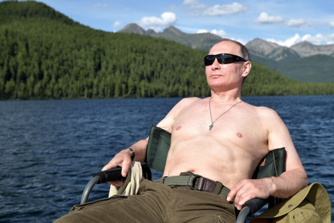 Путин подписал указ о нерабочих днях в мае за счет работодателей