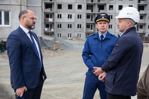Строительство социальных домов проинспектировал глава Владивостока