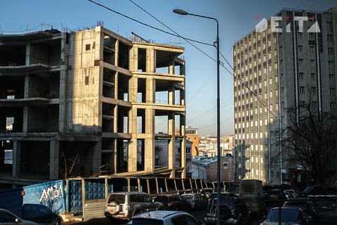 Скандальная стройка во Владивостоке ведётся на нелегально полученном участке, считает прокуратура