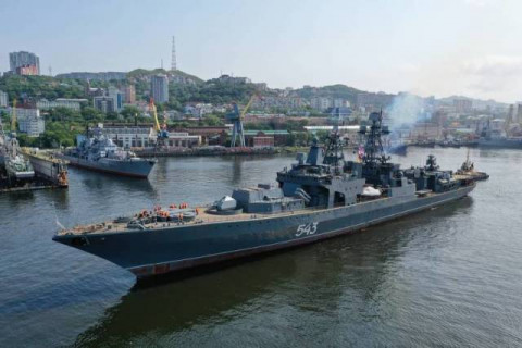 Смотреть онлайн: празднование Дня ВМФ сократили в Приморье