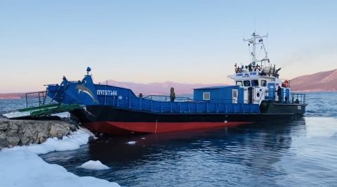 Баржу на «остров невезения» начали строить в Приморье