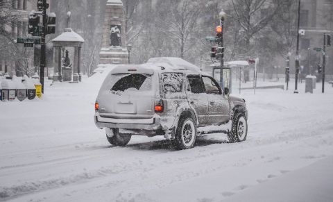 Стали известны самые безопасные авто для езды по зимним дорогам