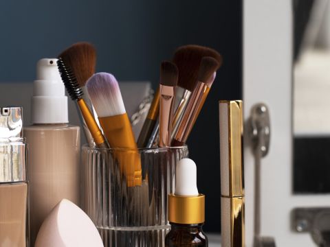 Полиция Владивостока разбирается с мошенницей, устроившей погром в салоне красоты