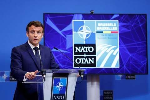 Макрон разрешил французским компаниям"дружить с Россией"