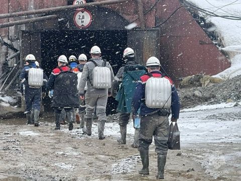 Рудник в Приамурье, где спасают 13 горняков из-под завалов, может быть затоплен